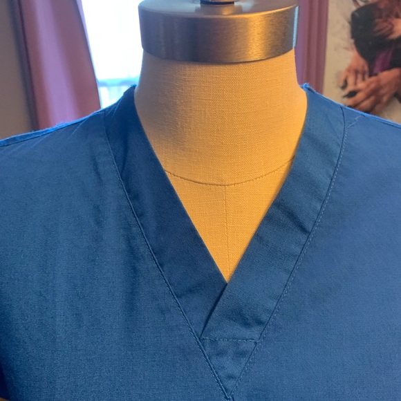 BUNDLE OF 3 !Allheart Blue Unisex Scrub Top XSM
BUNDLE OF 3 TOPS - Picture 4 of 13